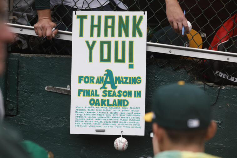 athletics,-fans-say-goodbye-with-tributes,-memories-in-final-game-at-oakland-coliseum