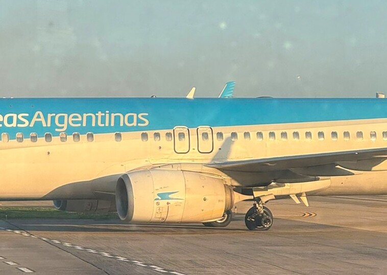 boeing-737’s-wheel-falls-off-shortly-after-landing-in-argentina-in-latest-potential-safety-fail-by-planemaker