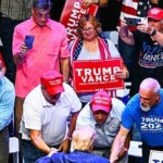 poll:-trump-edges-harris-in-arizona,-georgia-as-he-dominates-with-white-working-class