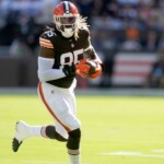 browns-te-njoku,-starting-ots-out-vs.-raiders