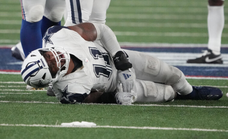 cowboys’-micah-parsons,-demarcus-lawrence-reportedly-to-miss-time-with-foot-injuries