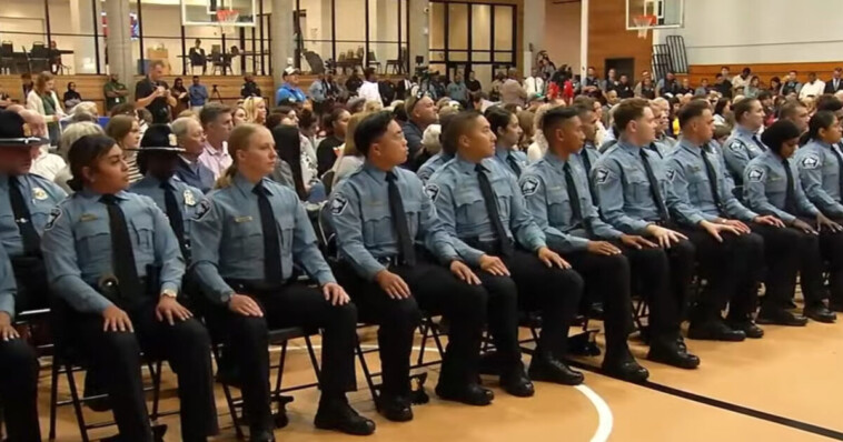 minneapolis-police-department-swears-in-first-‘non-citizen’-officer-to-the-police-force