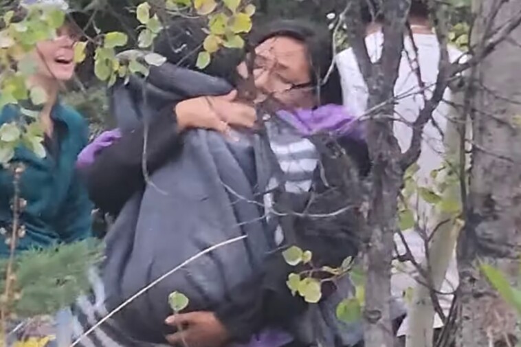 video-captures-emotional-moment-mom-reunites-with-disabled-6-year-old-who-was-missing-for-3-days-in-wilderness