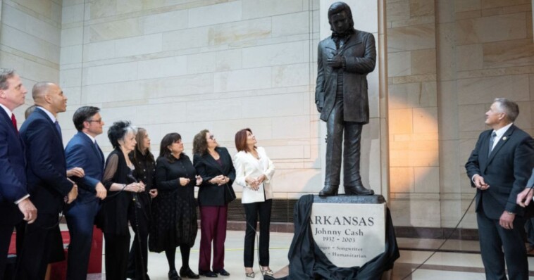 johnny-cash-statue-unveiled-at-us-capitol,-includes-subtle-nod-to-his-devout-christian-faith