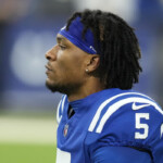 colts-qb-anthony-richardson-ruled-out-vs.-steelers-with-hip-injury,-is-replaced-by-joe-flacco