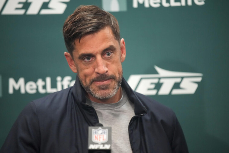 aaron-rodgers,-robert-saleh-disagree-on-cadence-causing-false-starts-in-jets’-loss-to-broncos