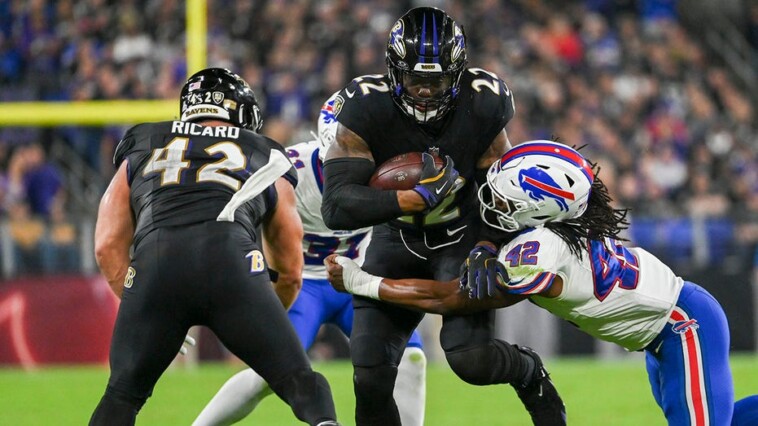 derrick-henry-gallops-to-199-rushing-yards-as-ravens-dominate-bills