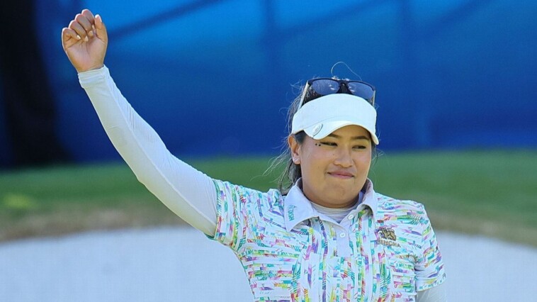 suwannapura-wins-lpga-event-in-playoff-with-eagle