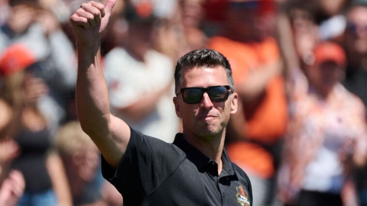 giants-hire-posey-as-new-prez-of-baseball-ops