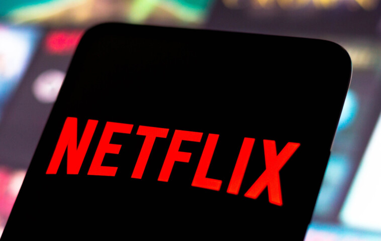 netflix-cancellations-surged-after-co-founder-endorsed-kamala