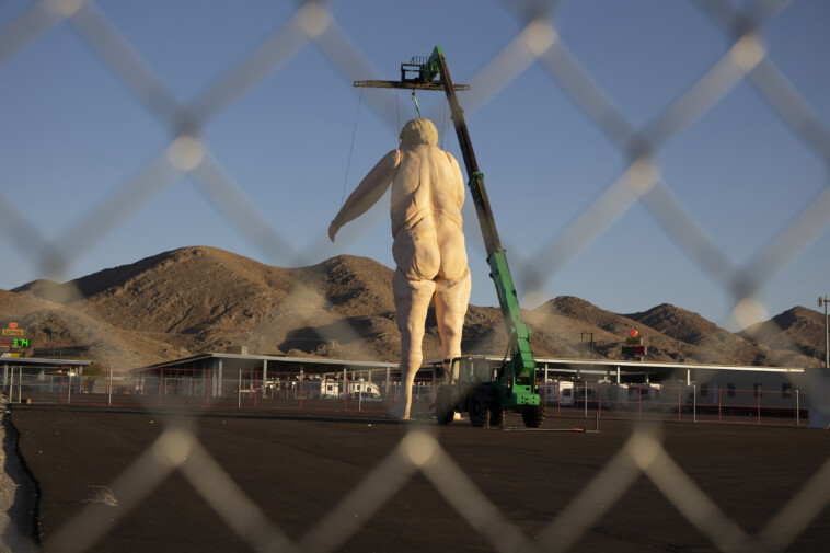 pop-up-exhibit?-43-foot-naked-nevada-trump-effigy-vanishes-after-roadside-ruckus