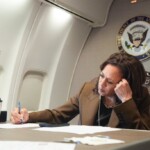 trump-accuses-kamala-harris-of-staging-hurricane-helene-briefing-photo:-‘you-have-to-plug-the-cord-into-the-phone-for-it-to-work!’