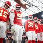 watch:-travis-kelce’s-teammate-backs-trump,-despite-taylor-swift-endorsing-kamala-harris