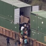 news-chopper-catches-looters-ransacking-freight-train-before-confrontation-with-chicago-cops