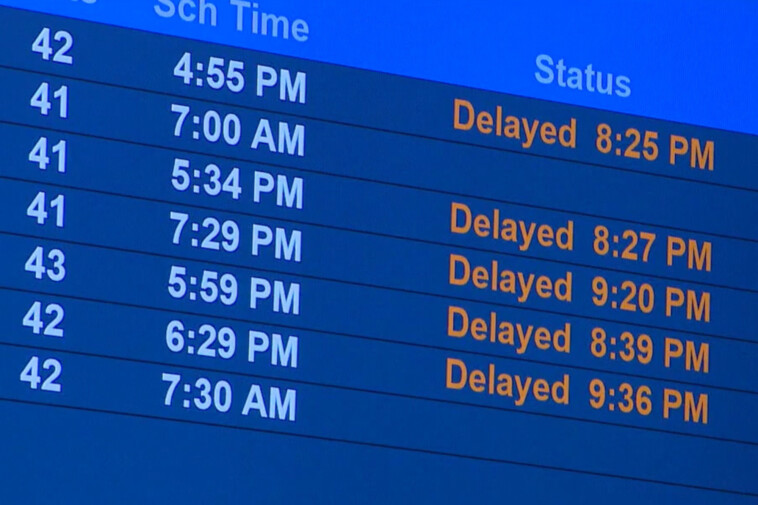 flights-delayed-at-newark-airport-over-mysterious-‘equipment-outage’-and-possible-hurricane-chaos