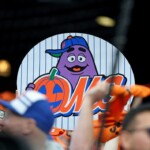 how-grimace-—-a-mcdonald’s-mascot-—-became-the-mets’-good-luck-charm-in-their-amazin’-2024-postseason-run