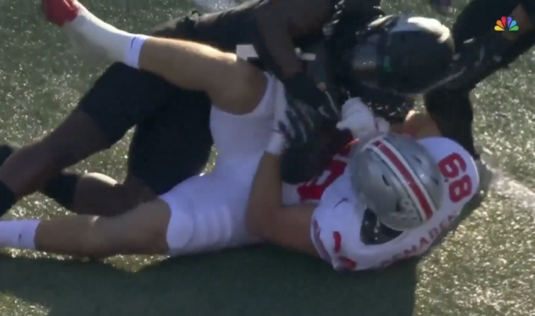 controversial-lack-of-replay-review-on-clear-oregon-interception-leads-to-td-on-ohio-state’s-first-drive