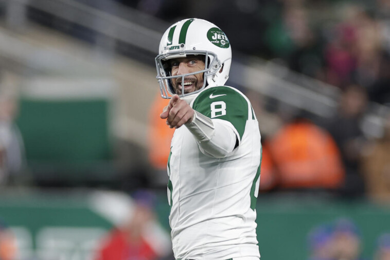 aaron-rodgers-does-it-again,-hits-another-hail-mary-for-jets