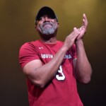 country-star-darius-rucker-falls-face-forward-during-concert-performance,-jokes-he’s-‘old’