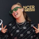 jojo-siwa-sported-fake-bulge-during-photoshoot,-complains-about-‘brutal’-backlash