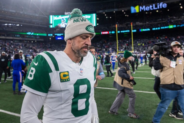 aaron-rodgers-lacking-fourth-quarter-magic-as-davante-adams-joins-jets