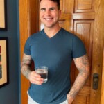 former-bachelorette-star-claims-he-pretended-to-be-transgender-as-social-experiment:-‘expose-how-gullible-and-delusional-the-left-is’