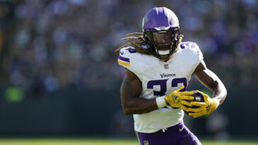 fantasy-football-trade-analyzer:-why-now’s-the-time-to-acquire-these-injured-rbs