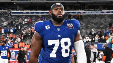 giants’-andrew-thomas-done-for-season-after-foot-surgery