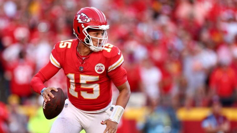 amid-trades,-mahomes-content-with-chiefs’-wrs