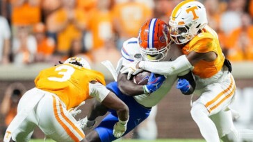 how-tennessee’s-aggressive-defense-is-carrying-the-load-as-the-offense-finds-its-way