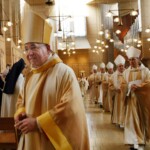 archdiocese-of-los-angeles-agrees-to-pay-$880-million-to-over-1,300-victims-of-clergy-sexual-abuse