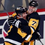 penguins’-malkin,-crosby-share-milestone-night