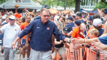 the-auburn-spotlight-is-now-bright-on-hugh-freeze.-how-will-he-respond?