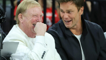 tom-brady-won’t-be-barred-from-working-raiders-games-as-team’s-new-minority-owner