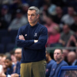 tony-bennett,-longtime-virginia-men’s-basketball-coach,-unexpectedly-retires-before-start-of-the-season