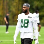 mike-williams-makes-jets-return-after-absence-during-tumultuous-week