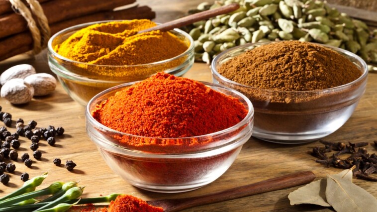 kitchen-spice-shelf-life-debate-goes-viral:-when-is-it-truly-time-to-toss?