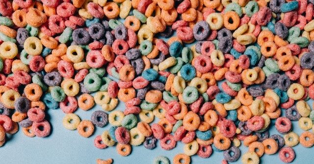 watch-—-‘stop-poisoning-our-children’:-kellogg’s-faces-1,000-strong-protest-over-dyes,-preservatives-in-cereals