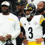 mike-tomlin’s-praise-for-steelers’-opposing-qbs-may-shed-light-on-russell-wilson-justin-fields-decision