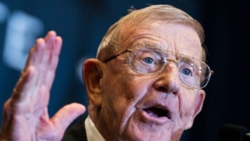 lou-holtz-gives-epic-response-amid-controversy-over-trans-volleyball-player