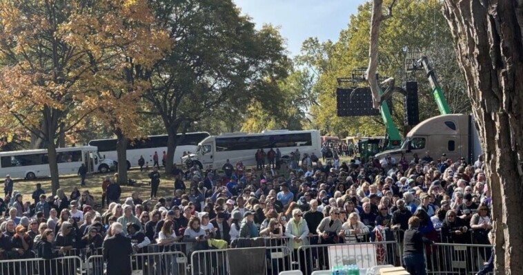 pathetic:-kamala-harris-buses-small-crowd-of-people-to-her-rally-in-grand-rapids,-michigan