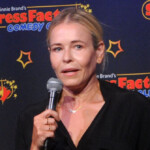 chelsea-handler:-i’m-a-‘threat’-to-‘straight-men’-because-i’m-‘child-free’-and-‘single’