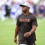 nick-chubb-set-for-2024-debut-after-last-year’s-gruesome-knee-injury