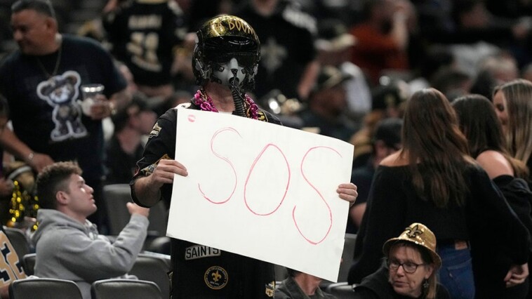 saints-face-ridicule-for-bizarre-decisions-before-halftime:-‘seems-like-they-want-to-get-their-coach-fired’