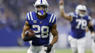 nfl-injury-tracker-week-7:-jonathan-taylor-out-again,-marvin-harrison-jr.-and-malik-nabers-cleared-to-play