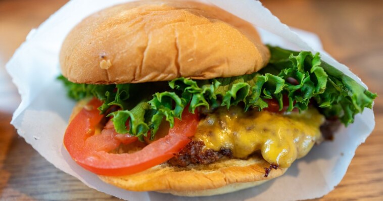 massive-recall-on-cheeseburgers-underway,-customers-warned-not-to-consume-the-burgers