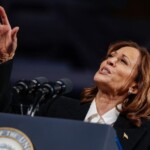 ‘is-she-drunk?’:-kamala-harris-gets-viciously-mocked-after-bizarre-order-to-her-crowd-during-detroit-rally