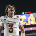 no.-9-iowa-state-stays-undefeated-with-38–35-win-over-ucf,-scoring-td-with-30-seconds-left