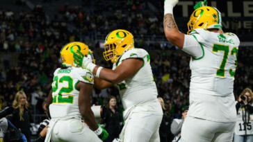 ap-top-25:-oregon-moves-up-to-no-1,-georgia-to-no.-2-after-bulldogs’-win-over-texas