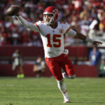 nfl-scores:-chiefs-stay-unbeaten-vs.-49ers,-commanders-destroy-panthers-but-lose-jayden-daniels